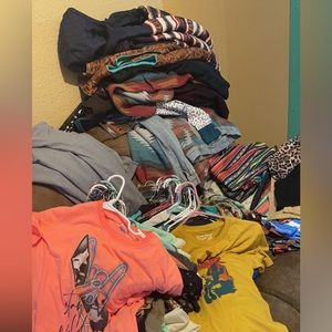 Come shop my closet clean out!